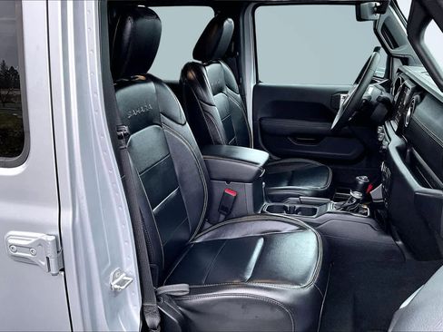 Used 2023 Jeep Wrangler Sahara image 14