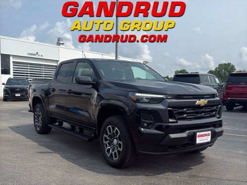 Used 2024 Chevrolet Colorado LT w/ LT Convenience Package III AWD/4WD image 1