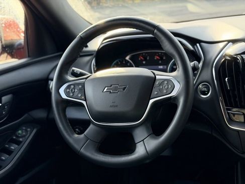 Used 2023 Chevrolet Traverse RS image 24