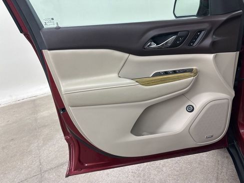 Used 2018 GMC Acadia Denali w/ Technology Package image 33