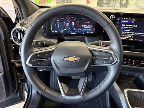 Used 2025 Chevrolet Equinox LT image 24