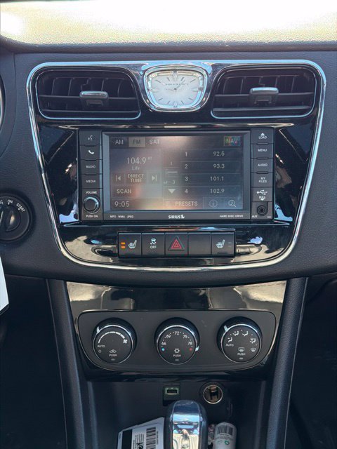 Used 2011 Chrysler 200 Limited FWD image 14