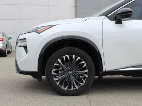 Used 2024 Nissan Rogue Platinum w/ Platinum Premium Package image 9