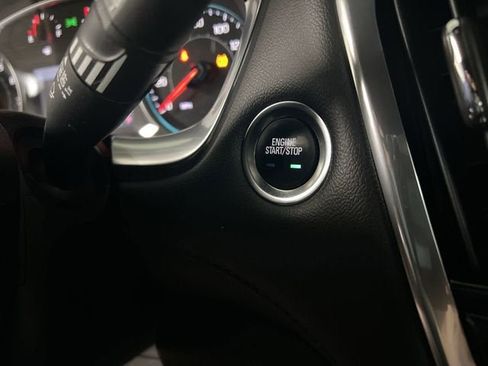 Certified 2023 Chevrolet Traverse LT FWD image 16