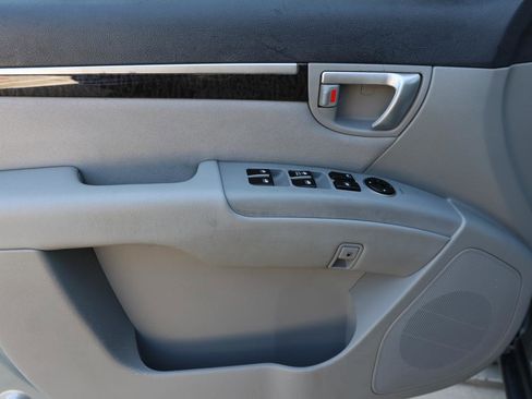 Used 2009 Hyundai Santa Fe GLS image 12