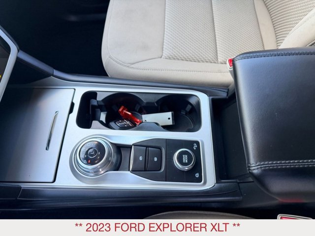Used 2023 Ford Explorer XLT w/ Class IV Trailer Tow Package AWD/4WD image 12