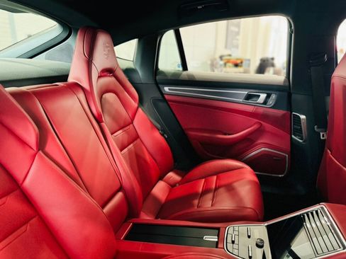 Used 2022 Porsche Panamera 4 Platinum Edition image 26