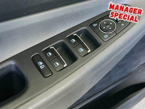 Used 2022 Hyundai Santa Fe SEL FWD image 19