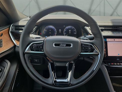 New 2026 Jeep Grand Cherokee Summit w/ MOPAR Finishing Package AWD/4WD image 12