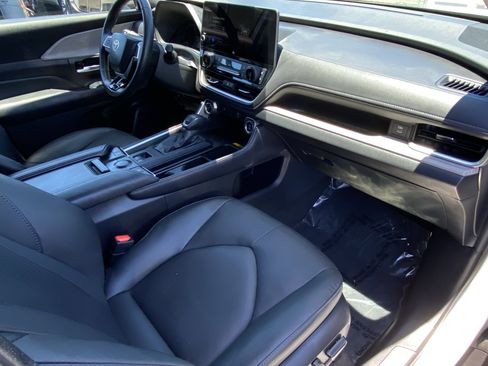 Certified 2024 Toyota Grand Highlander AWD Hybrid image 9