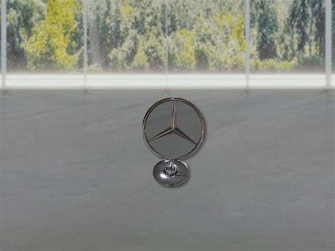 Used 2019 Mercedes-Benz E 300 4MATIC image 25