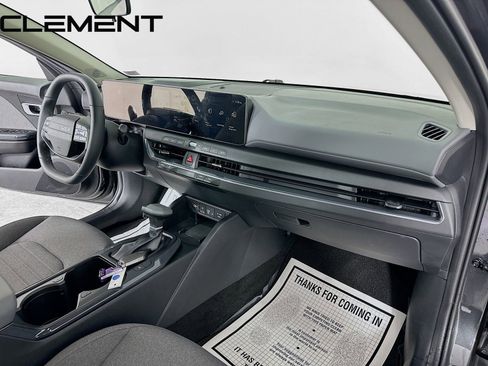 Used 2025 Kia K4 EX image 33