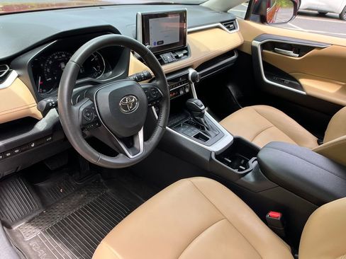 Used 2023 Toyota RAV4 XLE Premium AWD/4WD image 10