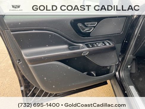 Used 2023 Lincoln Aviator AWD w/ Premium Package image 17