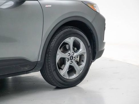 Used 2025 Ford Escape ST-Line FWD image 8