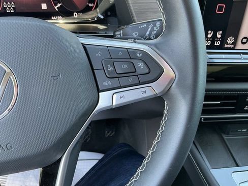 Used 2024 Volkswagen Atlas SEL AWD/4WD image 32