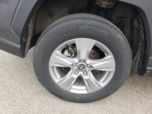 Used 2025 Toyota RAV4 XLE AWD/4WD image 27