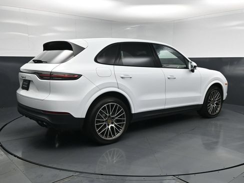 Certified 2022 Porsche Cayenne S Platinum AWD/4WD image 10