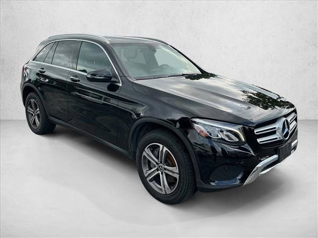 Used 2019 Mercedes-Benz GLC 300 4MATIC image 3
