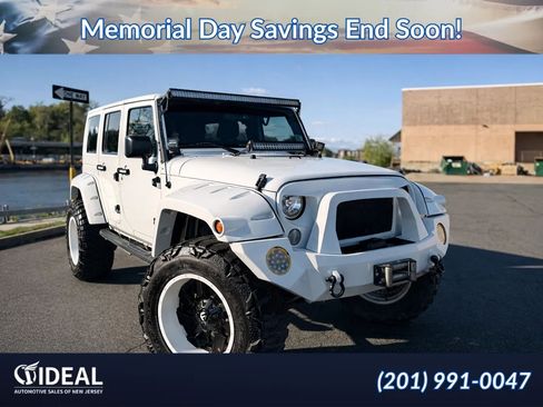 Used 2016 Jeep Wrangler Unlimited Sahara w/ Connectivity Group AWD/4WD image 1