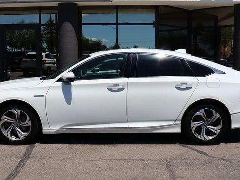 Used 2018 Honda Accord Touring image 8