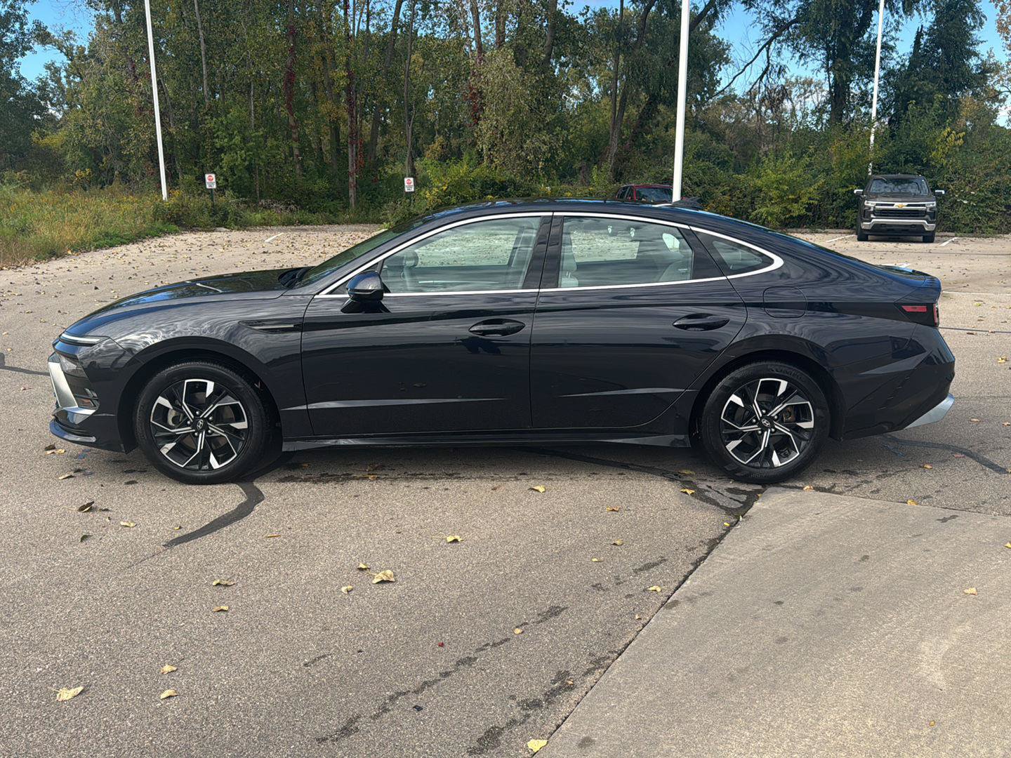 Used 2025 Hyundai Sonata SEL FWD image 2