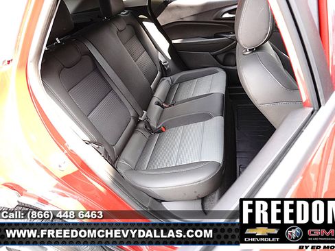 Used 2026 Chevrolet Trax LT FWD image 12