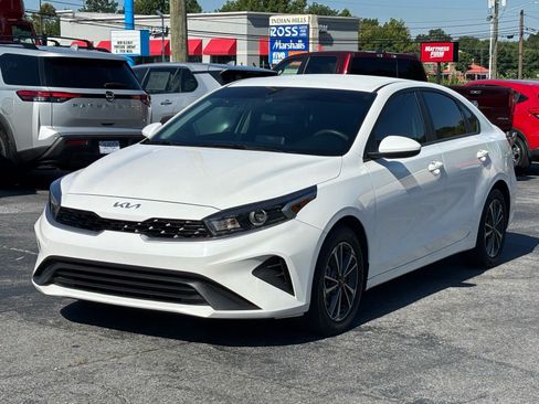Used 2024 Kia Forte LXS FWD image 2