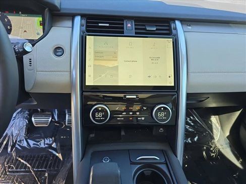 Used 2025 Land Rover Discovery Dynamic SE AWD/4WD image 21