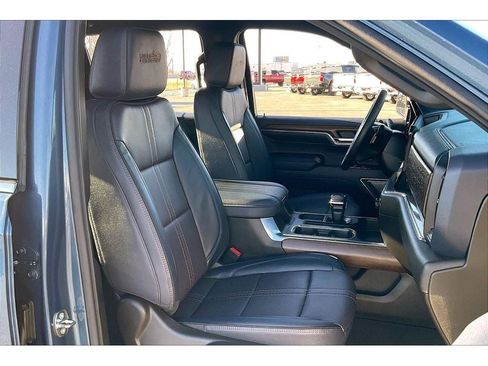 Used 2024 Chevrolet Silverado 1500 High Country w/ Technology Package image 8