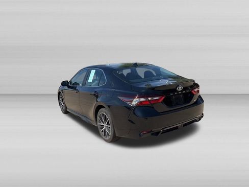 Used 2024 Toyota Camry SE FWD image 6