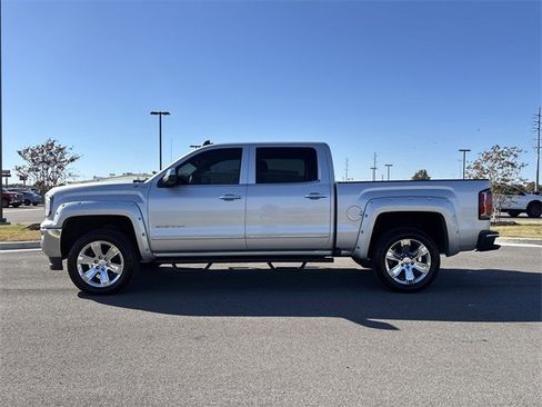 Used 2017 GMC Sierra 1500 SLT image 2