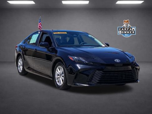 Used 2025 Toyota Camry LE FWD image 2