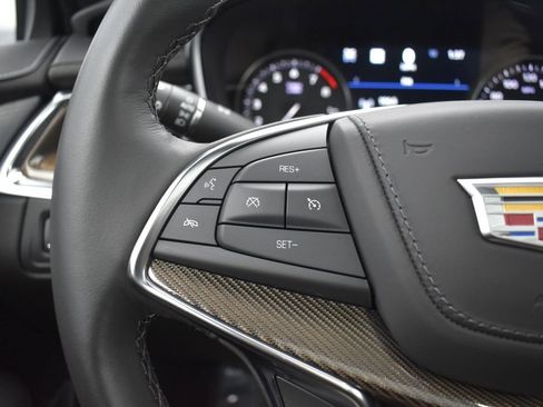 Certified 2023 Cadillac XT5 Premium Luxury w/ Platinum Package image 18