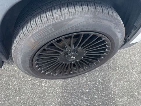 Used 2019 Jeep Cherokee Latitude Plus image 14