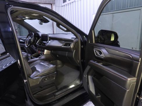 Used 2023 Chevrolet Tahoe RST w/ Luxury Package RWD image 12