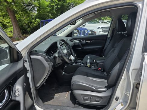 Used 2018 Nissan Rogue SL FWD image 23
