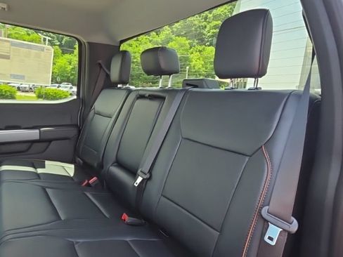 New 2026 Ford F250 Lariat w/ Black Appearance Package AWD/4WD image 24
