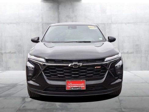 Used 2024 Chevrolet Trax RS w/ Sunroof Package image 4