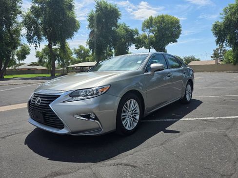 Used 2016 Lexus ES 350 w/ Accessory Package FWD image 7