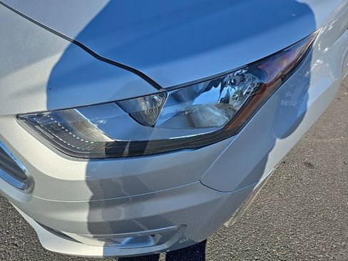 Used 2022 Ford Transit Connect XLT image 31