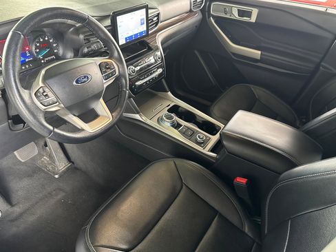 Used 2023 Ford Explorer Limited image 10