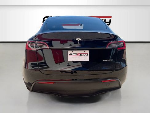 Used 2024 Tesla Model Y Long Range AWD/4WD image 6