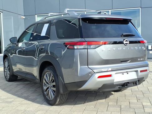 Certified 2025 Nissan Pathfinder SL w/ SL Premium Package image 6