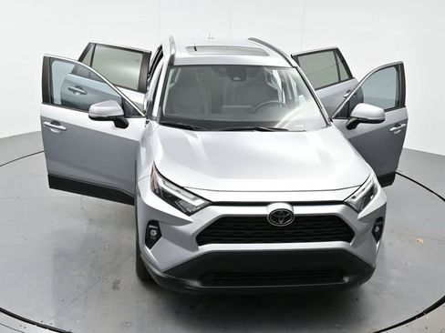 Used 2022 Toyota RAV4 XLE Premium image 42