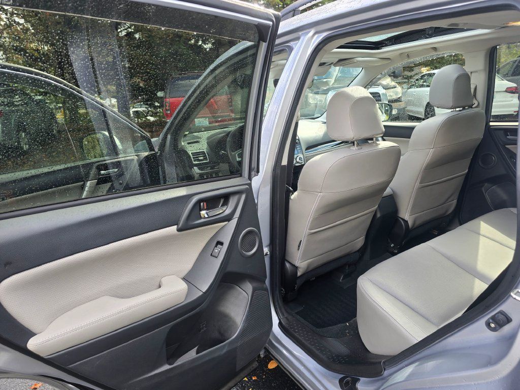 Used 2017 Subaru Forester 2.5i Limited AWD/4WD image 9