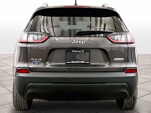 Used 2019 Jeep Cherokee Latitude Plus w/ Cold Weather Group AWD/4WD image 4