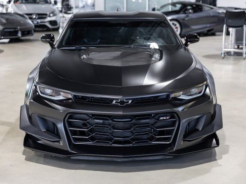 Used 2018 Chevrolet Camaro ZL1 image 9