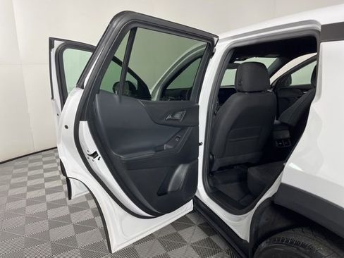 Used 2025 Chevrolet Equinox LT image 38