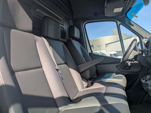 New 2026 Mercedes-Benz Sprinter 2500 image 9